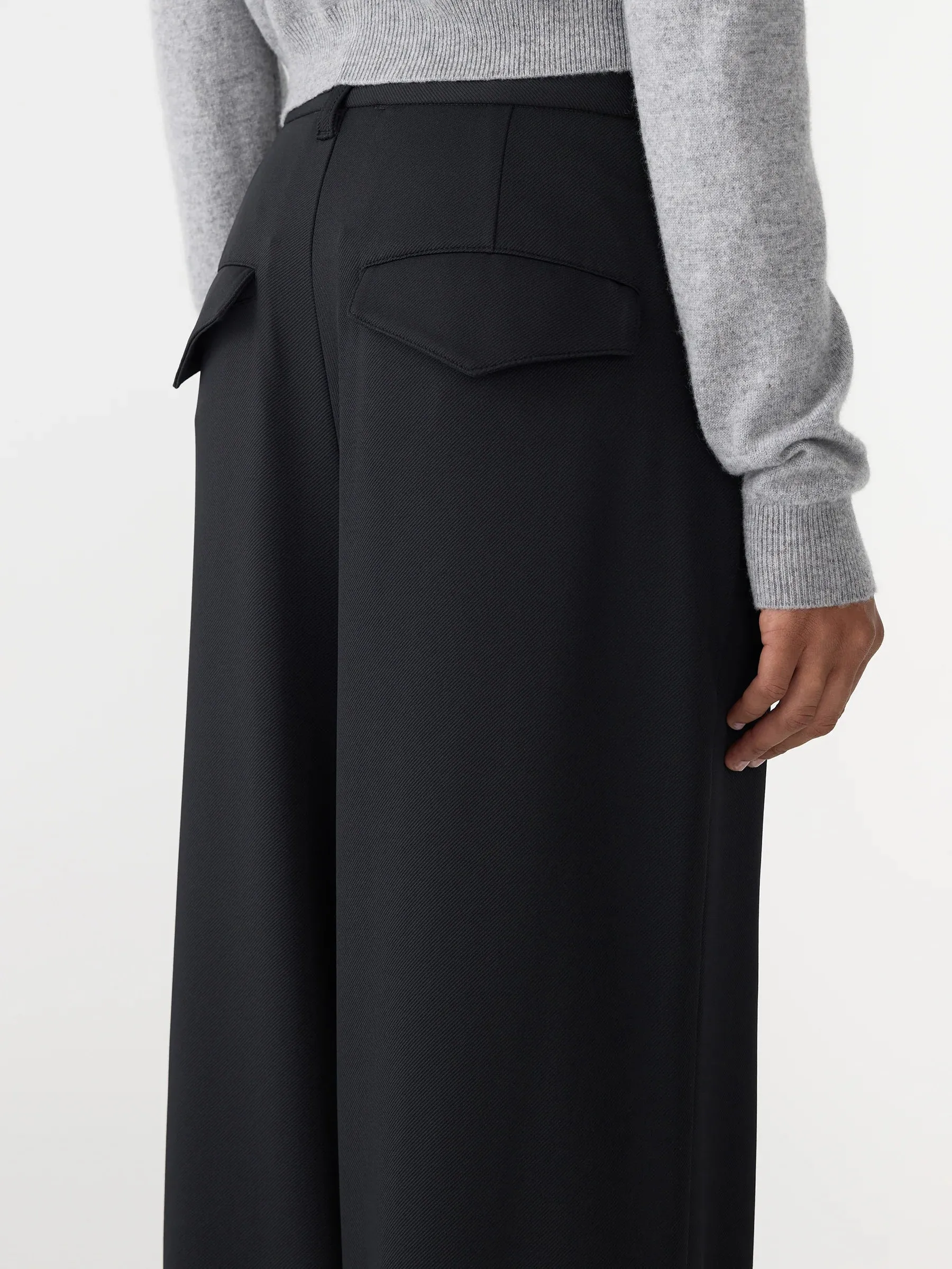Bassike Stretch Twill Tailored Pant in Black