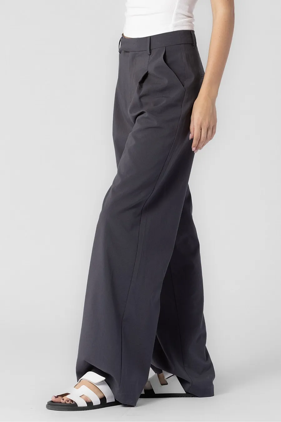 Loose Fit Tailored Pants